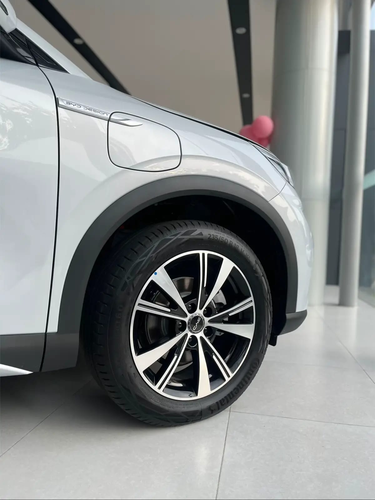 Velg alloy 18 inci dan ban 235/50 R18 BYD ATTO 3 Advanced Plus 2026
